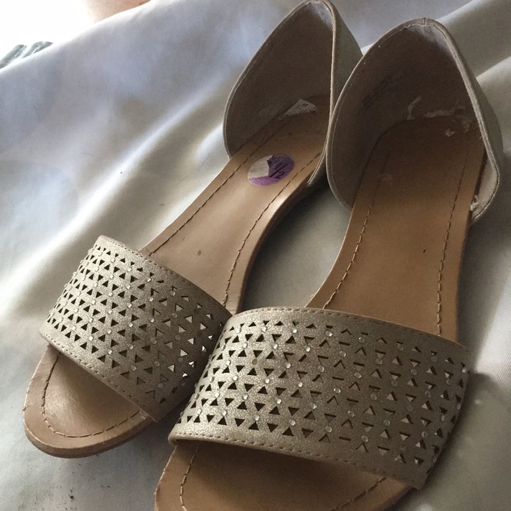 Sandals - Picture 1 of 3